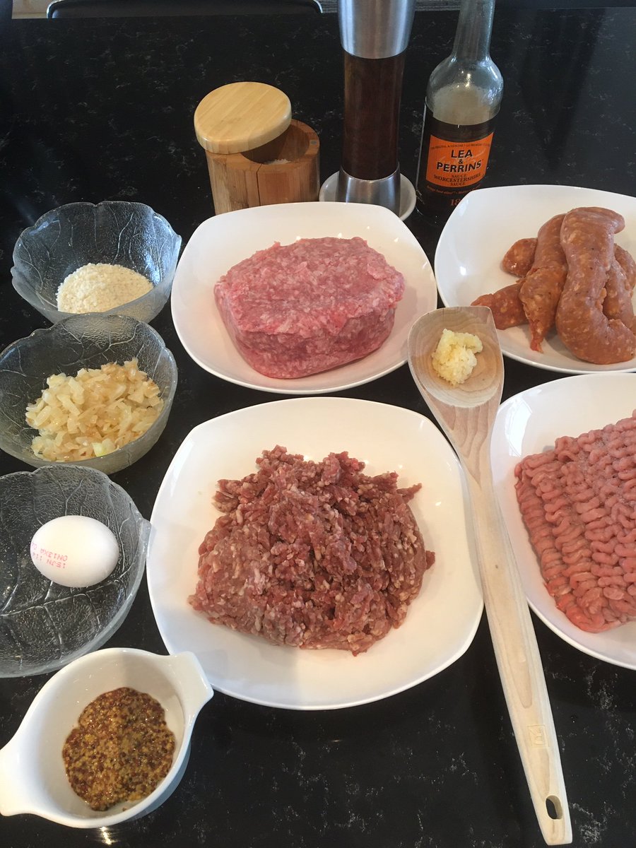 RogersCentreOtt's tweet photo. Why not get out of the house this weekend and visit your #BBQ. Chef @PatrickTurcot's now not so secret #burger #recipe is a perfect match for a #weekend #grill. The forecast looks #Burgerlicious
https://t.co/vgDMmJ0Wmx
#By55 #RecipeSeries https://t.co/FK0JUcGkV8