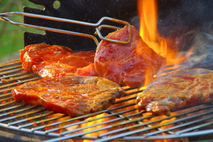 Het is BBQ weer! Vlees van een top slager bestellen en gelijk onze vereniging steunen? Bestel uw BBQ pakket op wiebezorgtwat.nl/winkel/actieco….

Uw BBQ pakket ligt in 4 werkdagen voor u klaar bij Topslager Van de Weg in Doornspijk