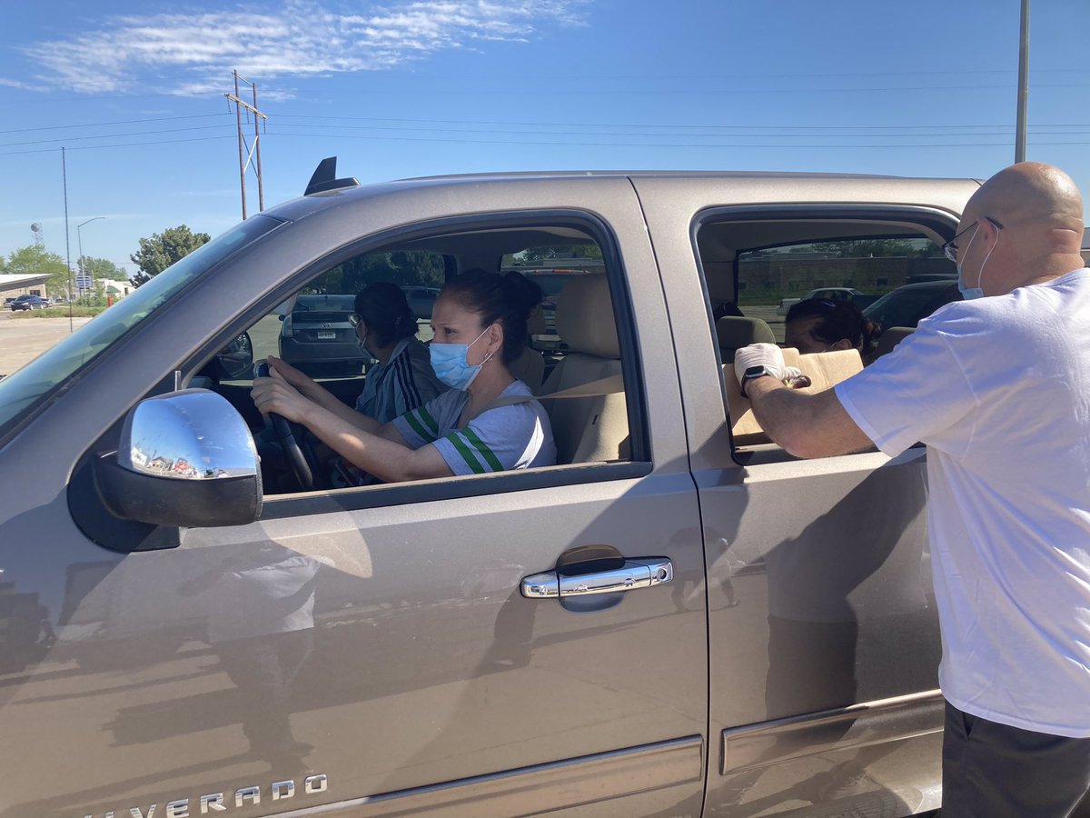 WestWayChurch's tweet photo. Partnered with area churches to give away over 800 boxes of food. Cars backed up north and south, thanks to Gering PD for their help. Loved working with @convoyofhope! #onechurch #communitymatters #communitiesmatter #magnifyJesus #makeJesusknown #serving #scottsbluff #gering https://t.co/MErJrdwzao