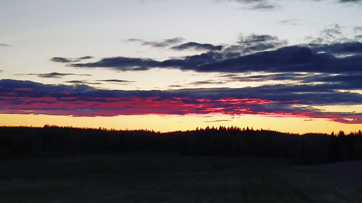 Nordic Inspiration (Part 4. Purple/Yellow) #Nokia7dot2 #shotonnokia #shotonnokia7.2 #Finland #nilsiä #tahkovuori #sunset #finnishsummer