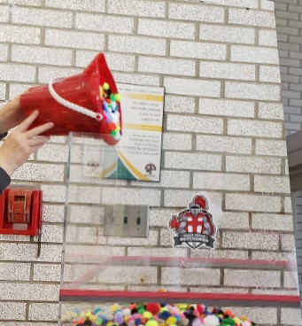 StPeterCES's tweet photo. Thank you to all of our families for participating in our #DefenderFamilyContest. It has been an Awesome 5 Weeks! BUT WE HAVE MORE FUN PLANNED! More details to come...but here is a clue for you. #PomPomSquad https://t.co/UCv5HdU5iX