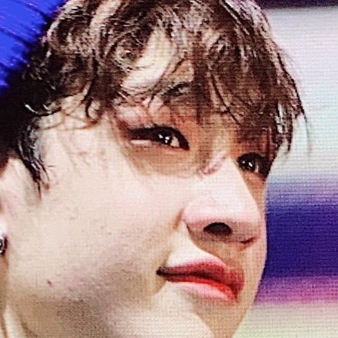 Bangchan lips ; a needed thread