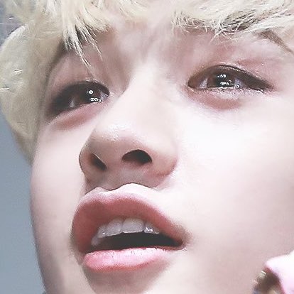 Bangchan lips ; a needed thread