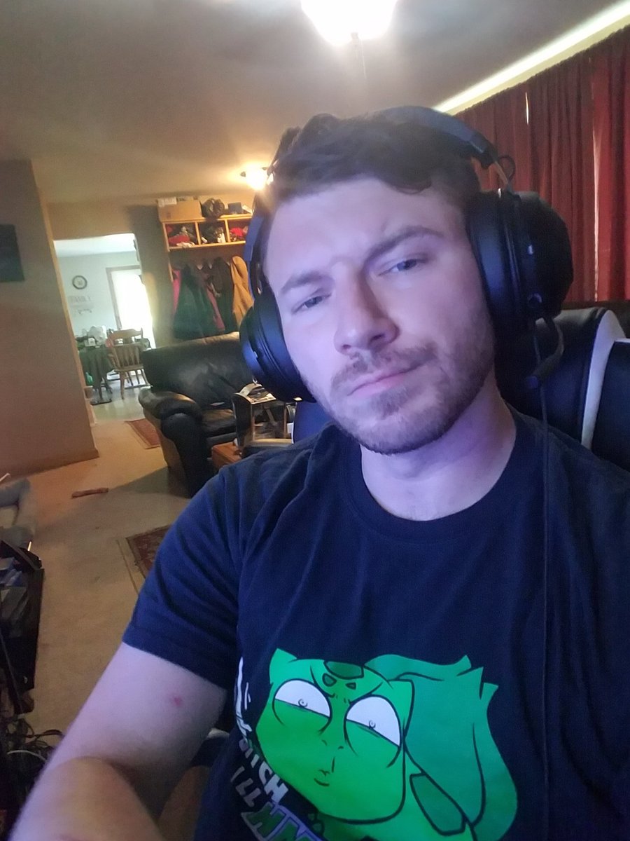 JetMcClouda's tweet photo. We're live! Lets get some Apex dubs! https://t.co/oJHp7eVT1H https://t.co/7xiIa5dgIM