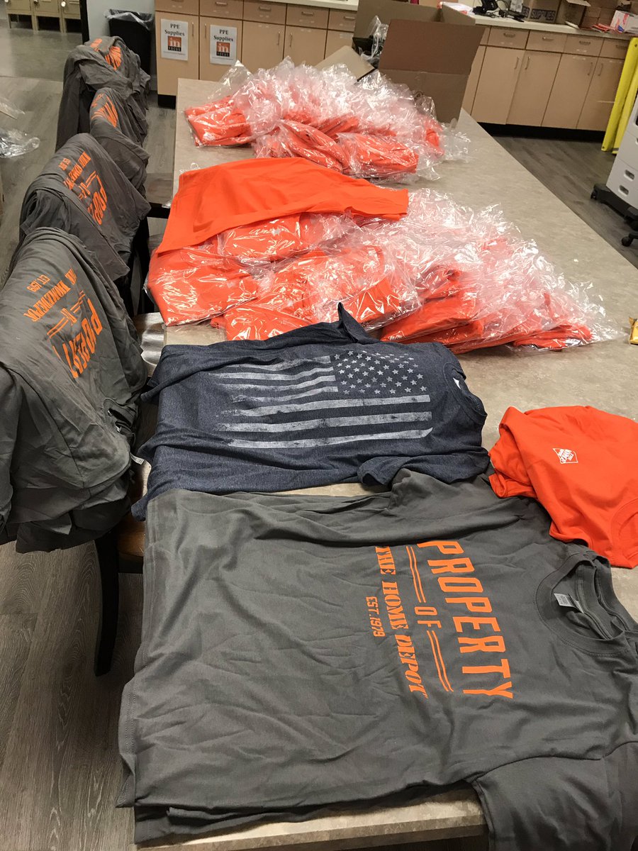 My associates rock it everyday. Super proud of them all. HD Shirts for all!!!!@bobsaniga @kathyraglin840 @rachelk1081