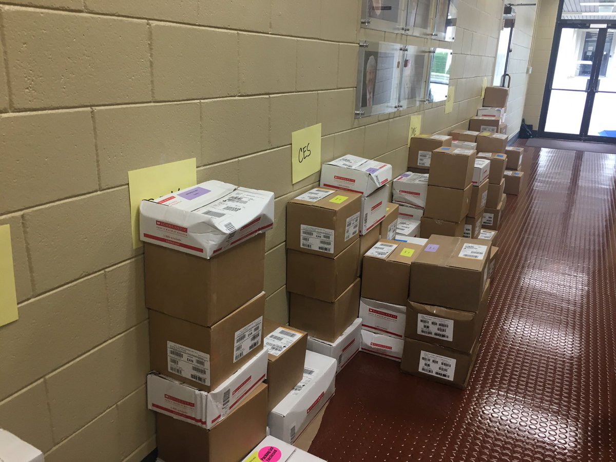 GingerCatoe's tweet photo. 4700 lbs of summer workbooks for all @kcsdschools rising K-5th grade Ss delivered at 4:45 on Friday rainy afternoon! Thanks @EducationKcsd &amp; @KCSDAcademic for sorting for Monday delivery!!! @Dr_ShaneRobbins @KCSDCoaches @merrimannichols @MrsIngram @Scholastic @kellyrobertsbro https://t.co/nIflBKsvJj