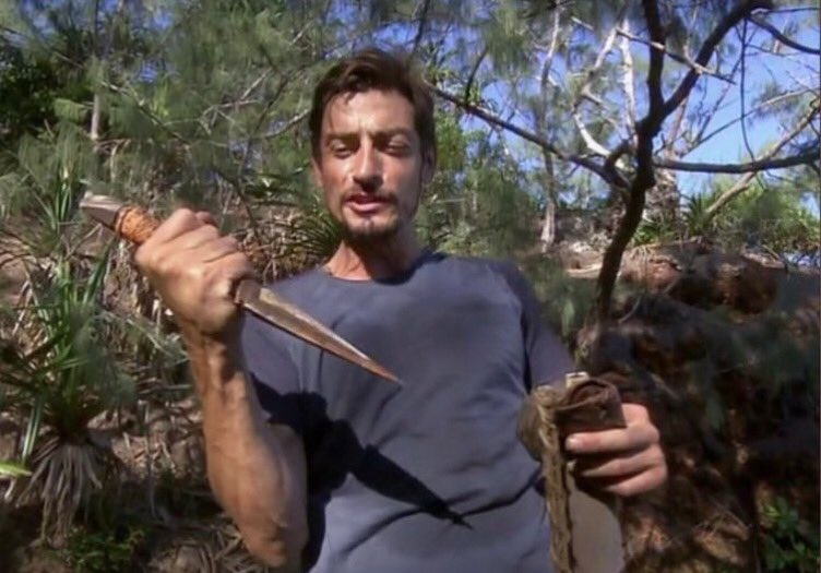 GmaloQ_'s tweet photo. Le village se réveille. Cette nuit une personne a été tuée par les loups garous #KohLanta #Claude #Alexandra https://t.co/bpm2cJLVA2