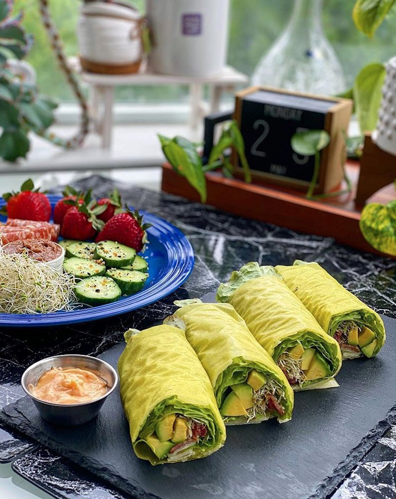 CheeseFolios's tweet photo. Colorful & Delicious ๐ Veggie & bacon wrapped in Folios Cheese Wraps ๐ฎ Put your hands up if this spread is exactly what you need this weekend ๐
๐ธ @ketobymaly always making the best #keto noms
#folioscheesewraps #ketogenic #keto #cheesewrap #ketofam https://t.co/eXukcuIvbv