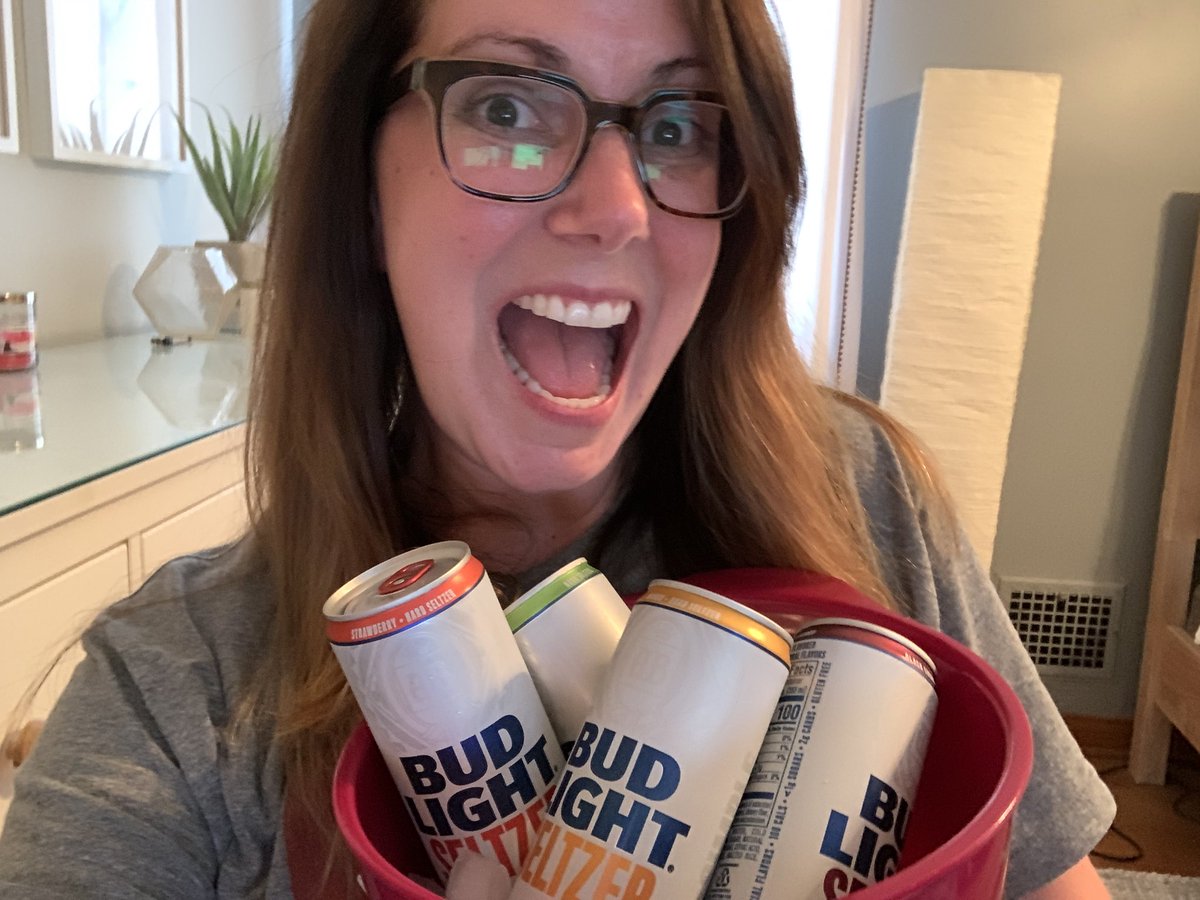 961KISS's tweet photo. Got a bucket of @budlight Seltzer and weโre ready to party! Join @tallcathy for virtual #PartyPod Happy Hour on Facebook LIVE! https://t.co/W0mctgX4pT https://t.co/HrfUwQqWVH