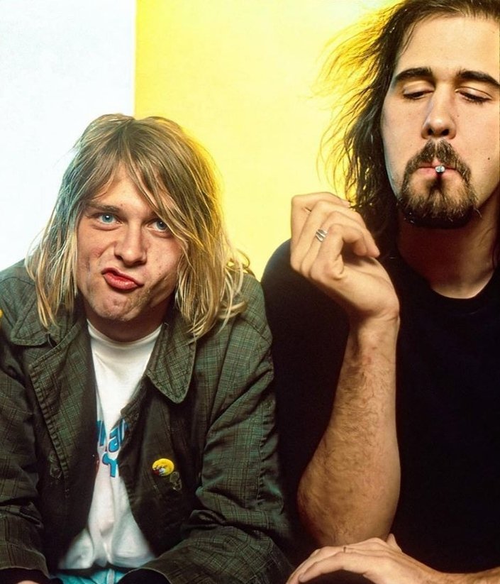  abro hilo de kurt cobain junto a krist novoselic 