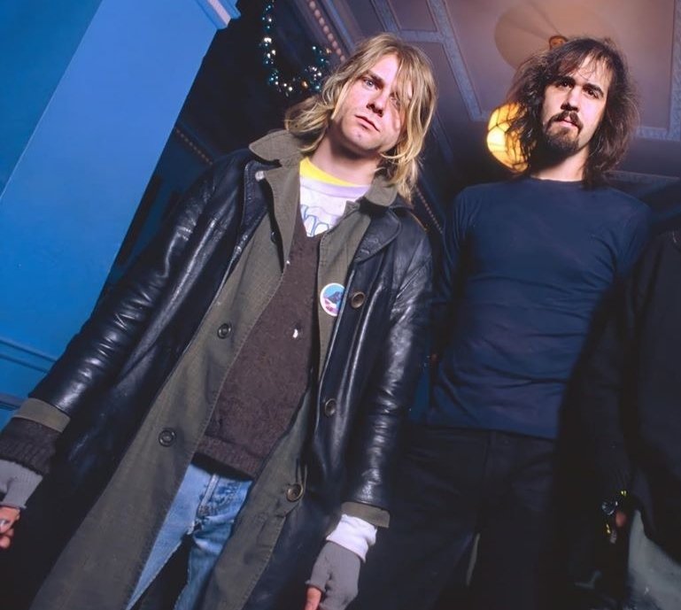  abro hilo de kurt cobain junto a krist novoselic 