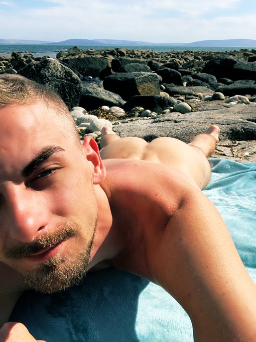 Love being out in the sun completely naked and ready to take it, who would join me? 
?Retweet?

Check