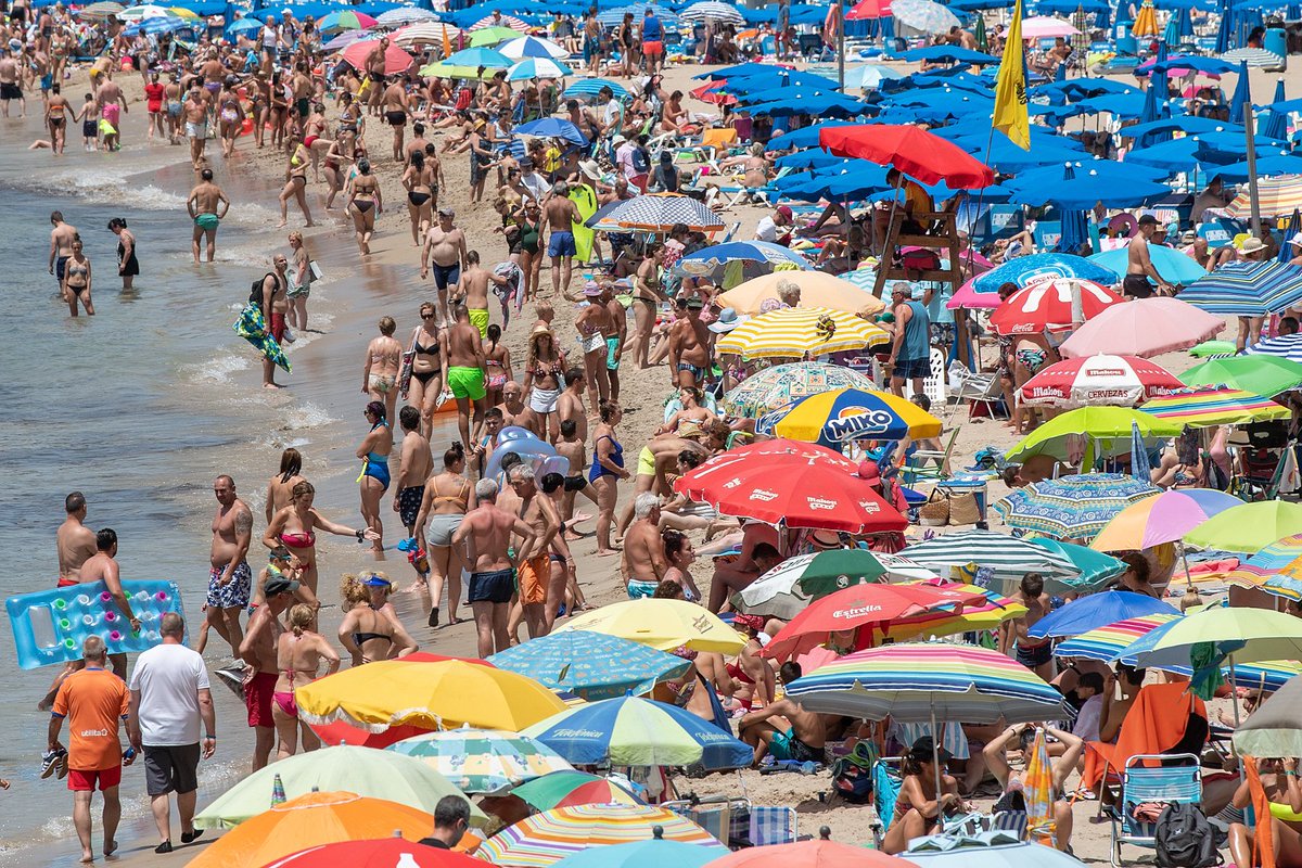 British holidaymakers in Benidorm face having to leave beach at lunchtime https://t.co/Eajswwkopg https://t.co/XQVEUJ0C9P