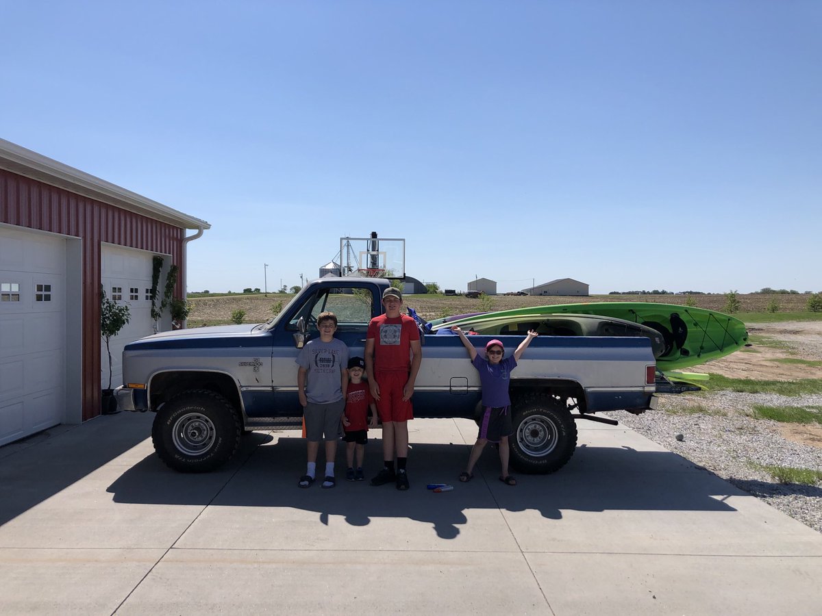 sevendollarcorn's tweet image. Headed to the pond to do some kayaking with the kids
#pondsarefull