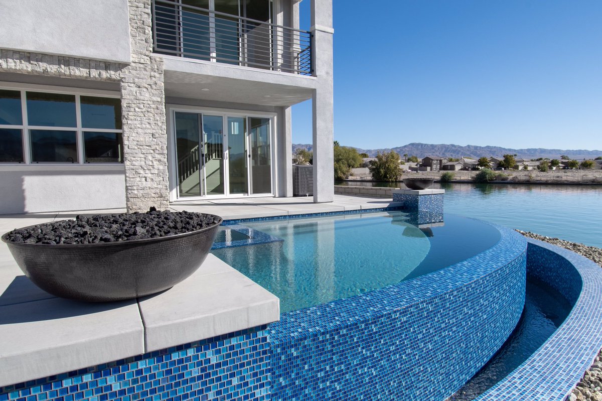 teserraoutdoors's tweet image. Another look at this beautiful #lakeside #infinityedge pool &amp;amp; spa in Lido at #TerraLago! 🤩 Designed &amp;amp; managed by Adam Rodriguez 👏🏽🌴