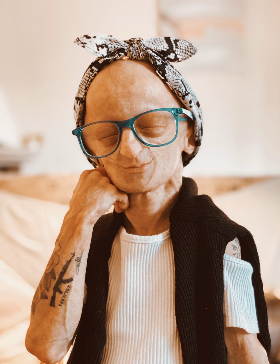 lauzita_20's tweet photo. Ninguém é igual a ninguém. Todo o ser humano é um estranho ímpar. 🧡 https://t.co/0N0p7SnHwO