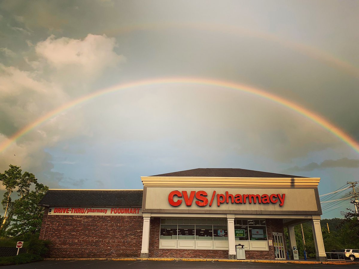 JessicaPharmD's tweet photo. Beautiful rainbow over our Clinton, TN store!  @LeinartRebecca @KearneyCVS https://t.co/U49GIpSvhV