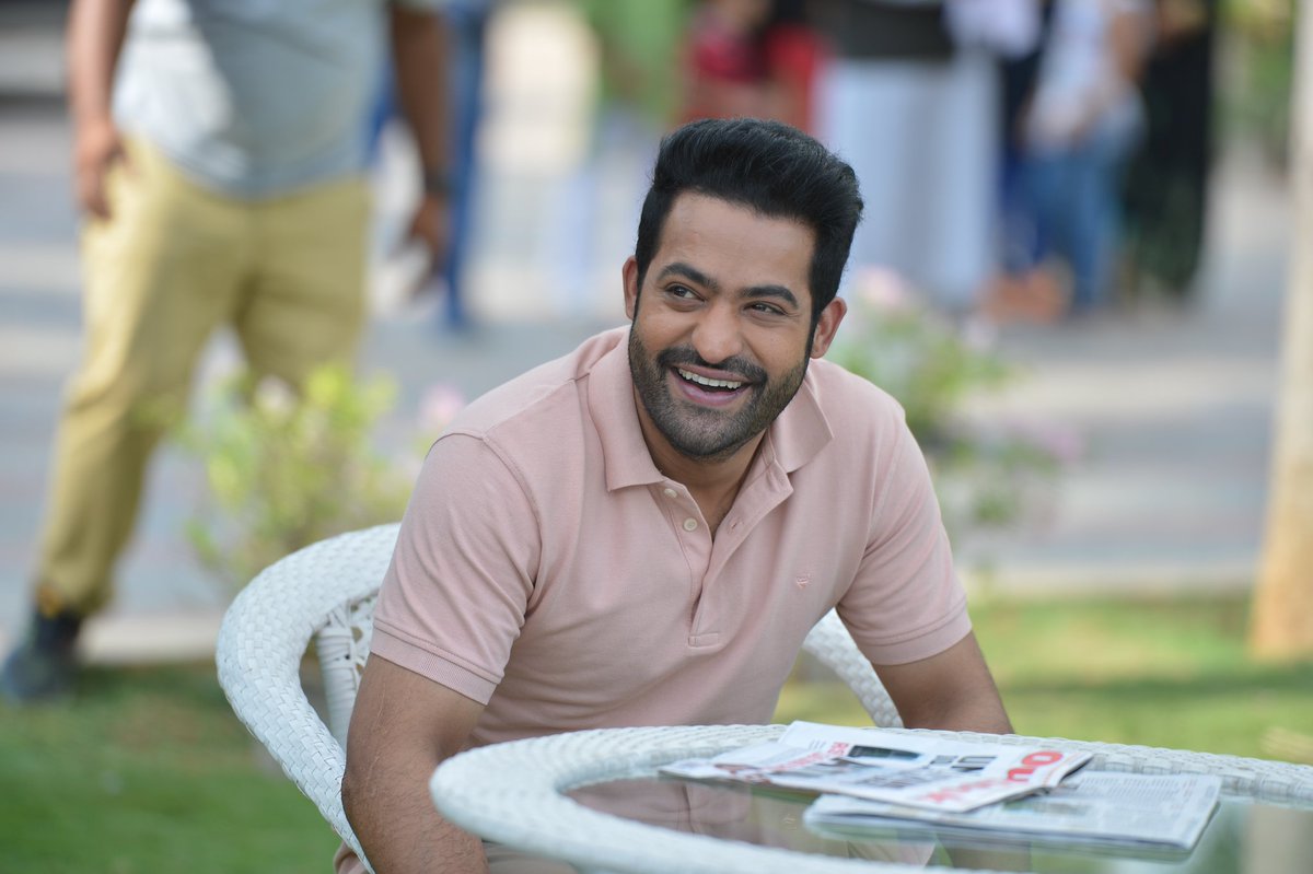 POLLTIME360's tweet photo. Okay Lets settle This 😎 

Who has more fan base 

RETWEET - NTR  🔁 
 
Like -Allu arjun  ❤️

#alluarjun
#KomaramBheemNTR 
@alluarjun 
@tarak9999 https://t.co/m3D9SK7EQ7