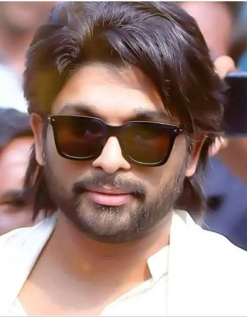 POLLTIME360's tweet photo. Okay Lets settle This 😎 

Who has more fan base 

RETWEET - NTR  🔁 
 
Like -Allu arjun  ❤️

#alluarjun
#KomaramBheemNTR 
@alluarjun 
@tarak9999 https://t.co/m3D9SK7EQ7