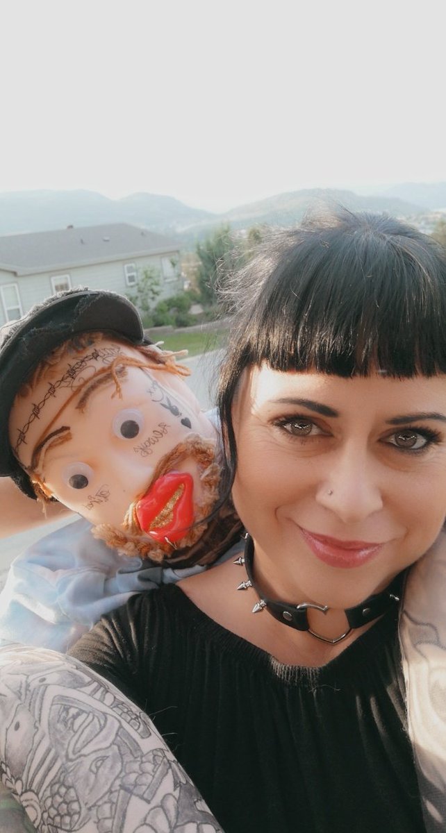 PostMarkPostAl1's tweet image. Quarantine fun 😂 Post Malonely @rriproarin @PostMalone #postalone