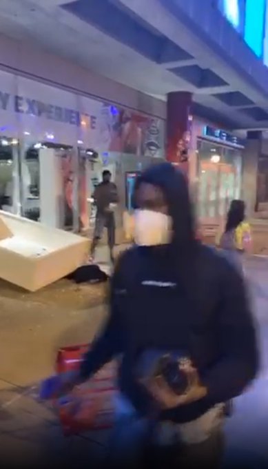 View image on Twitter