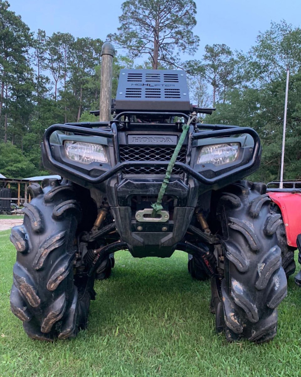 HighLifter's tweet photo. 2016 Honda Rubicon 500 rocking some #HighLifter parts 🤘🏻🤘🏻 #Honda #aarms #outlaws #radkit #weekend #mud #atv #ol2 https://t.co/v5QAZKS3Ro