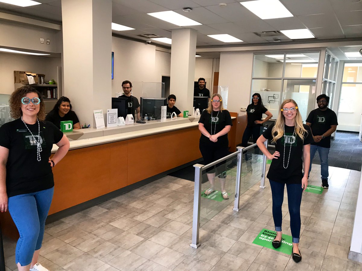 💚 [ Stand together by standing apart ] 💚 <a href="/TD_Canada/">TD (Canada)</a> #WorkFamily #COVID19Ontario #InThisTogether #WorkLife #StayingSafe #SocialDistancing