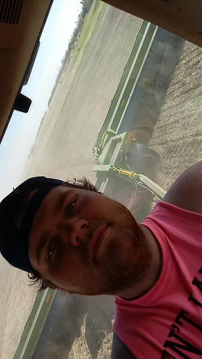 BigChuck699's tweet photo. Am i like @StevensFarm yet? #rollin #plant20 https://t.co/dk3GmZLptz