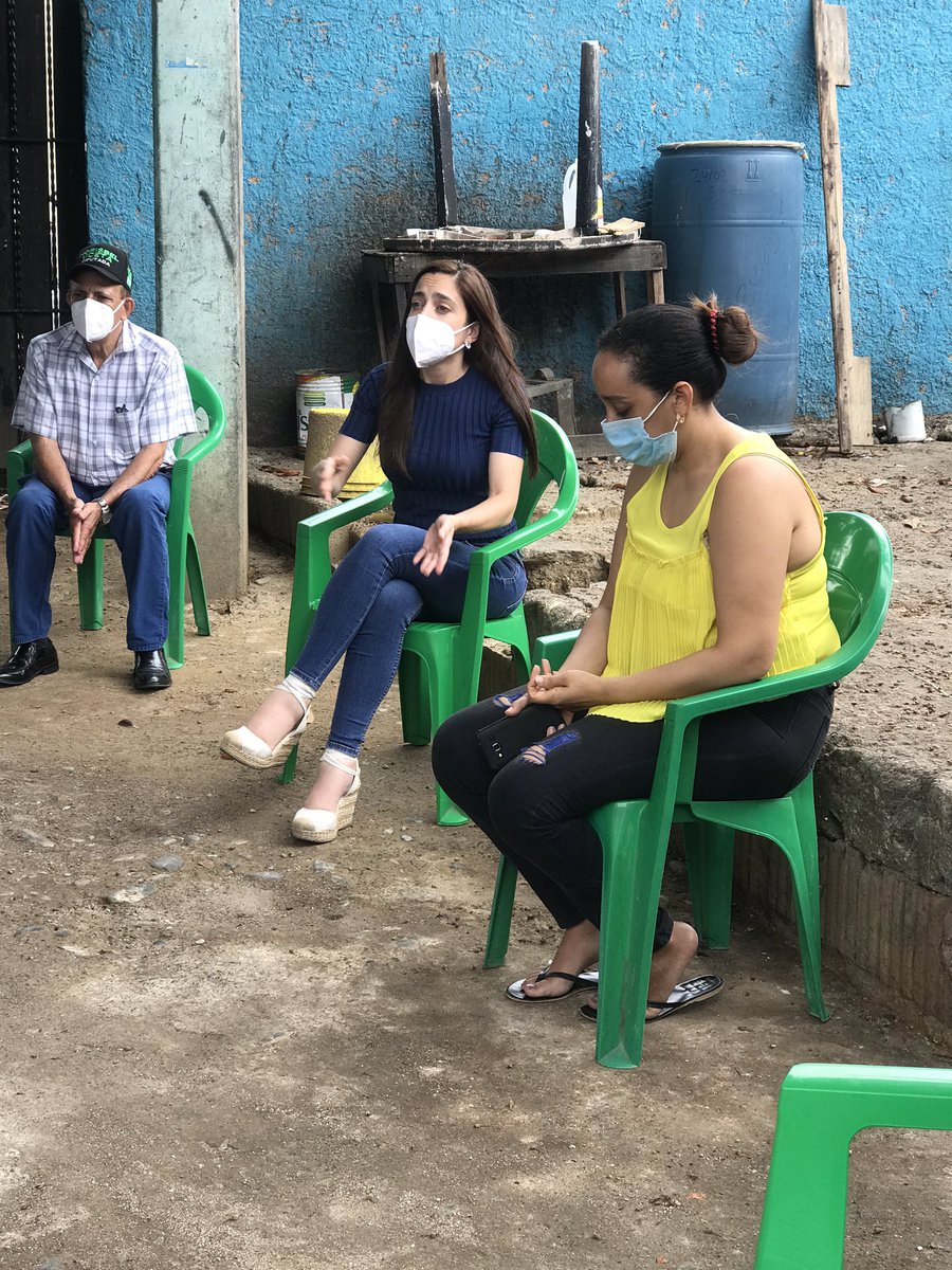 norisbelsdo's tweet photo. El trabajo no se detiene! Visitas puntuales con Coordinadores. #NorisbelDiputada #SDO #LeonelPresidente https://t.co/BIBI8WnzSc