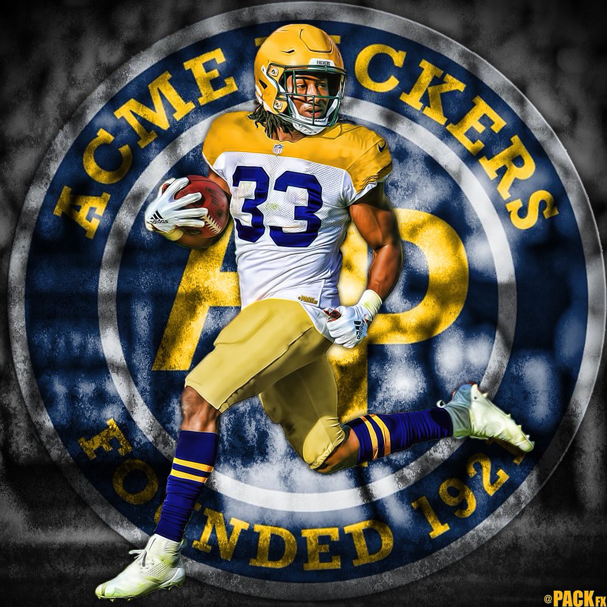 PackFXig's tweet photo. Packers Throwback Uniform 🔥 They’ve used these in the past. Should they go back to them? @Showtyme_33 #GoPackGo https://t.co/2gF5HU7DkV