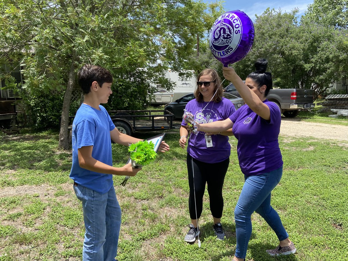 educategalore's tweet photo. The traditions @GoodnightSMCISD run deep! Today we delivered our Students of the Year their awards with some extra treats! Our #scholars expressions when they found out just precious &amp; priceless!🙌🏼#StudentLeaders #NextLevelImpact #ChampionForStudents #JoyfulLeaders #weareoneteam https://t.co/MuvepGCHNi
