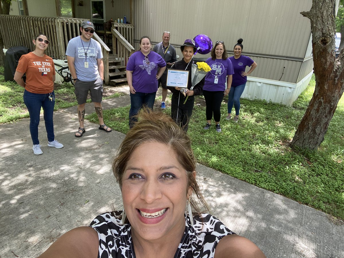 educategalore's tweet photo. The traditions @GoodnightSMCISD run deep! Today we delivered our Students of the Year their awards with some extra treats! Our #scholars expressions when they found out just precious &amp; priceless!🙌🏼#StudentLeaders #NextLevelImpact #ChampionForStudents #JoyfulLeaders #weareoneteam https://t.co/MuvepGCHNi