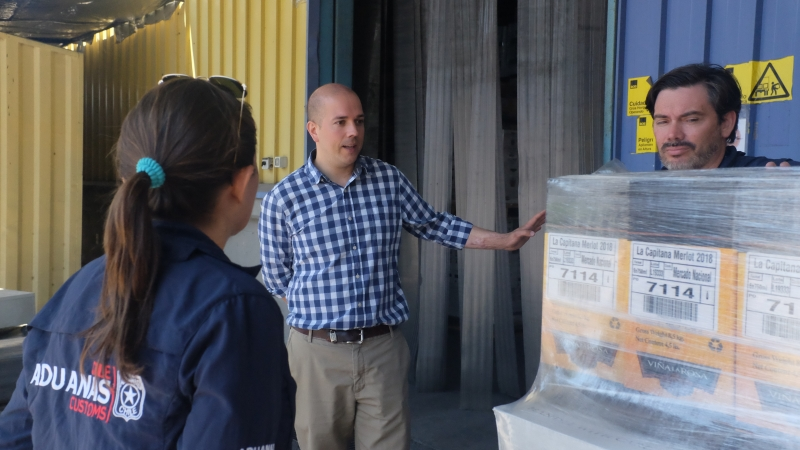 OeaSoluciones's tweet photo. #Chile, Nuevos #beneficios a #OperadoresEconómicosAutorizados simplifican tramitaciones aduaneras
👉 https://t.co/4F58E1pFRE
#AgenteDeAduana #OEAChile #AgenteDeCarga #Gerencia #Supplychain #OperadorLogístico #Aseguradora #AlianzaDelPacífico #MujerExporta #Aduana #TaxAndTech #TD https://t.co/ZDeKDEEH8l