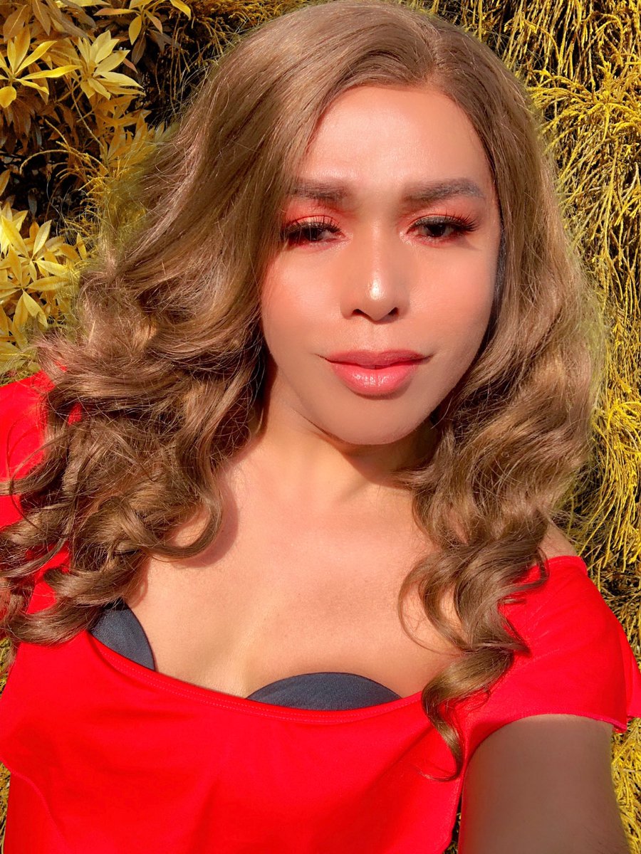 rhonbrian08's tweet photo. Sun-Kissed Glow MakeUp Look #neutrallook #springmakeup #orangeeyeshadow #sunkissedmakeup #gay #gayboy #ukpride #lgbtq #pride #instagay #iammakeupartist #wigvolume #wigs #wigblonde #sunkissedmakeuplook #loveuk #lovebelfast #unitedkingdom #belfast https://t.co/YgUQxzpZcB