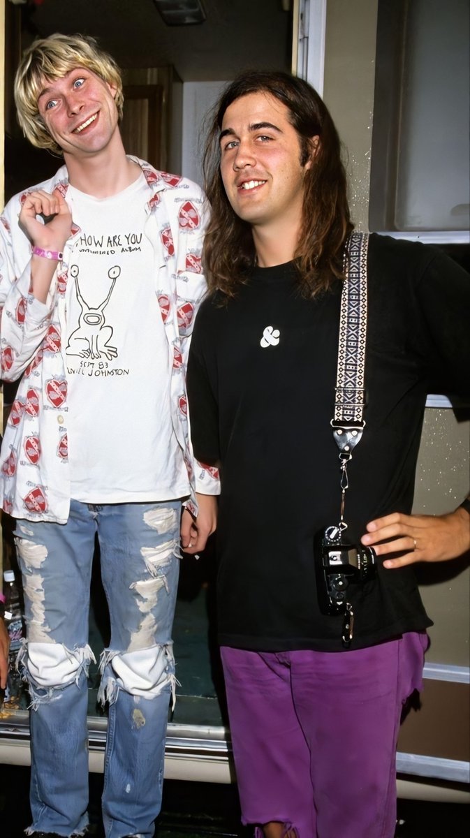  abro hilo de kurt cobain junto a krist novoselic 