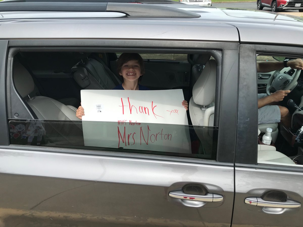 PRES2ndGrade's tweet photo. 2nd Grade Farewell Drive-Thru 🥰#SCPSStayEngaged #SCPSStrong https://t.co/XJMw7bViin