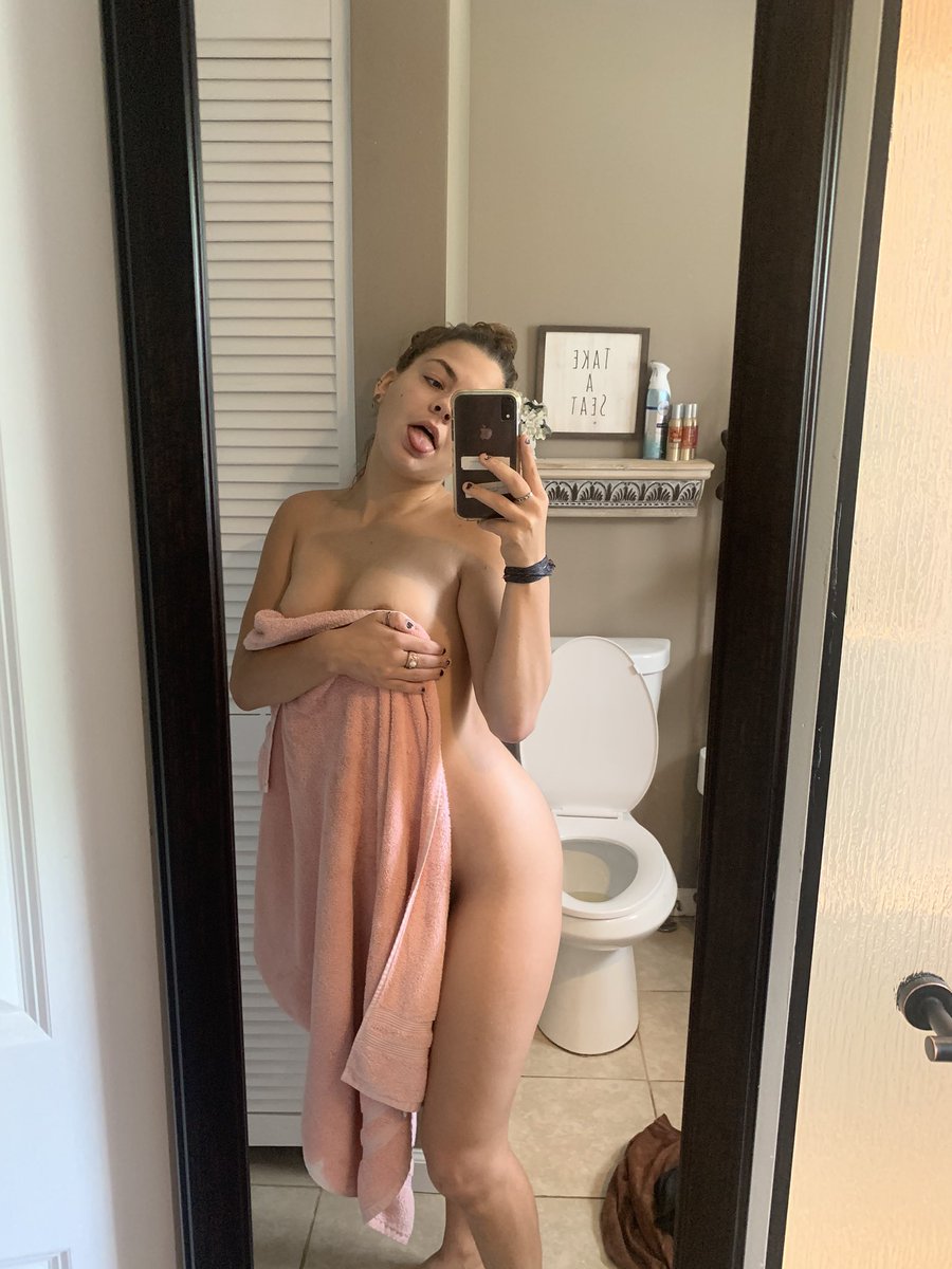 roami15's tweet photo. want me to drop the towel?😈🐱
see MORE of ME onlyfans 👅💦
@roami15 
https://t.co/CZoRkjwCLZ
#sexy #naked #nude #free #single #hotgirl #body #porn #pornstar #camgirl #onlyfans #onlyfansbabe https://t.co/UAQIjNeOOX