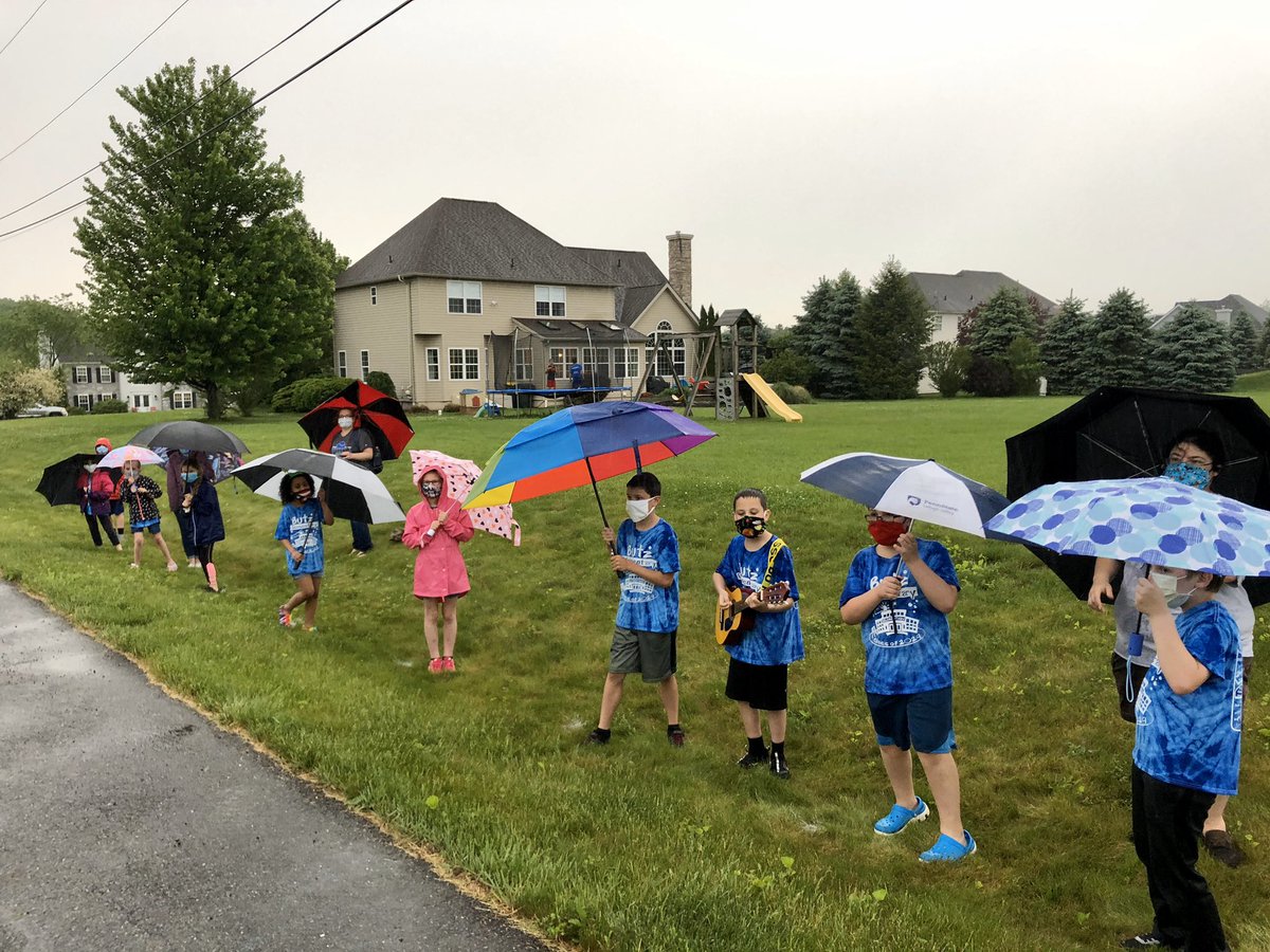 MrsMStack's tweet photo. KBES 3rd grade graduates had a memorable night being recognized in a drive by parade by their families, teachers, friends, the Bushkill Township Fire Department and the Bushkill Township Police! #NazarethStrong #NASDtogether #goodbetterButz https://t.co/gKUbACPQzw