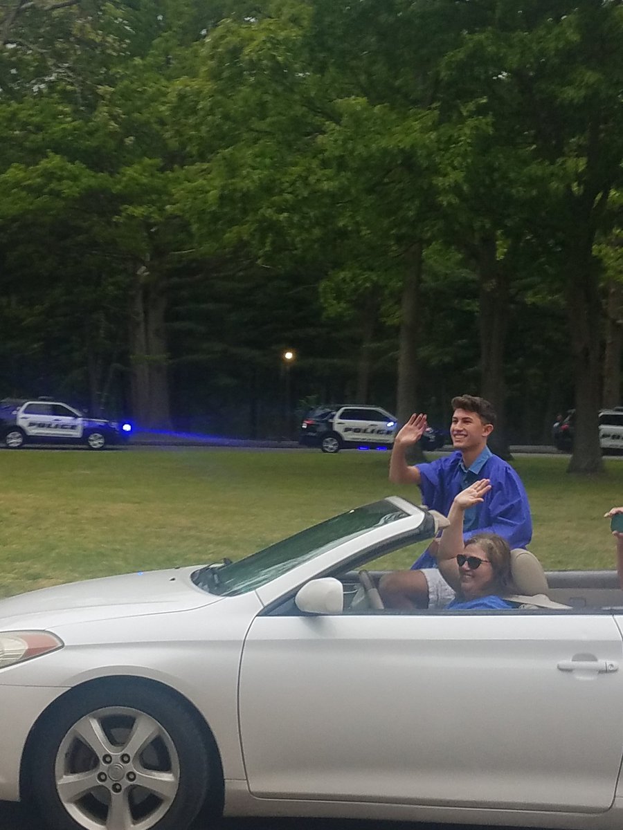 ALarsonAHS's tweet image. Senior Parade 2020. So happy to see and celebrate all of you! @ahs2020class