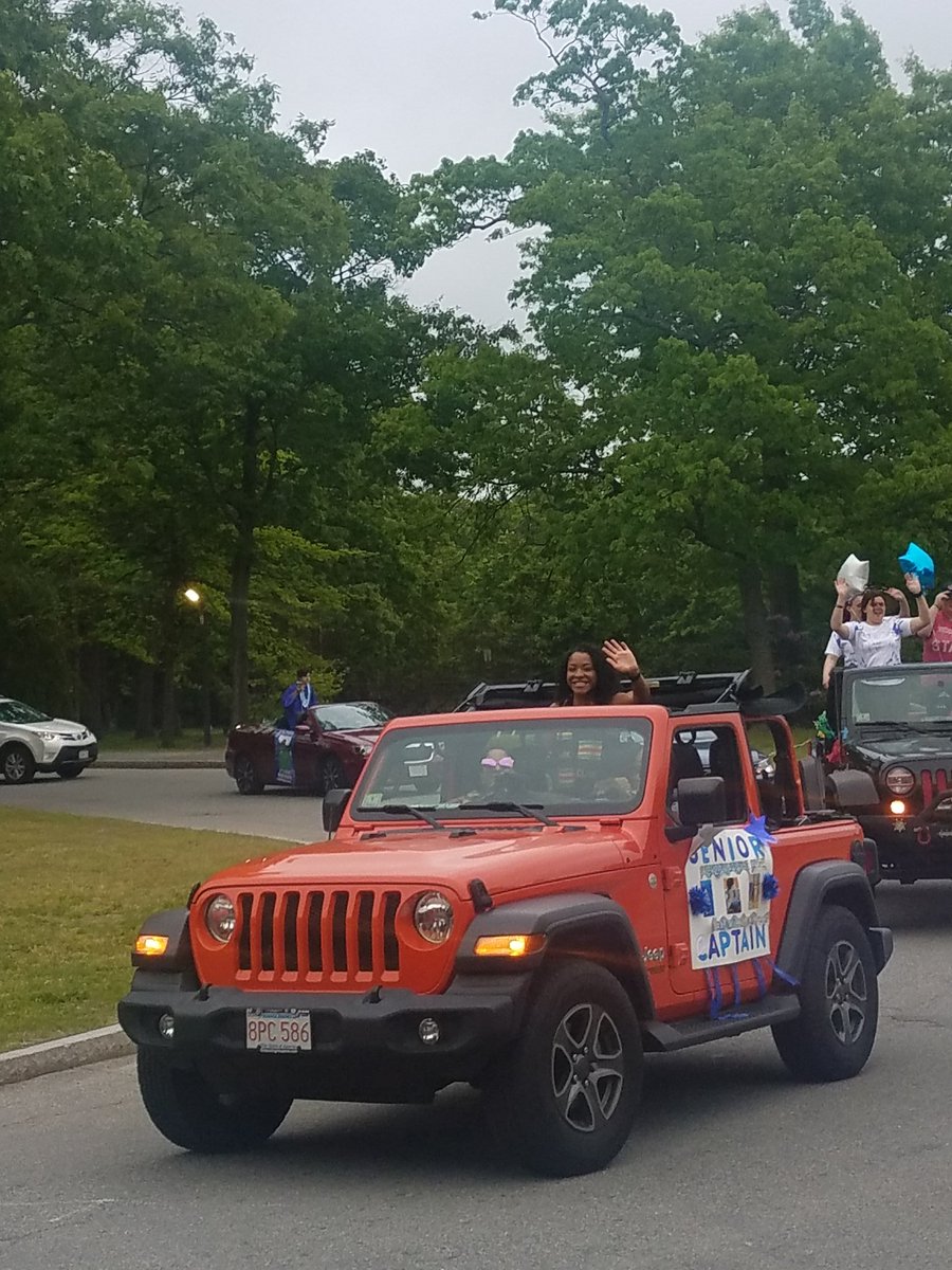 ALarsonAHS's tweet image. Senior Parade 2020. So happy to see and celebrate all of you! @ahs2020class