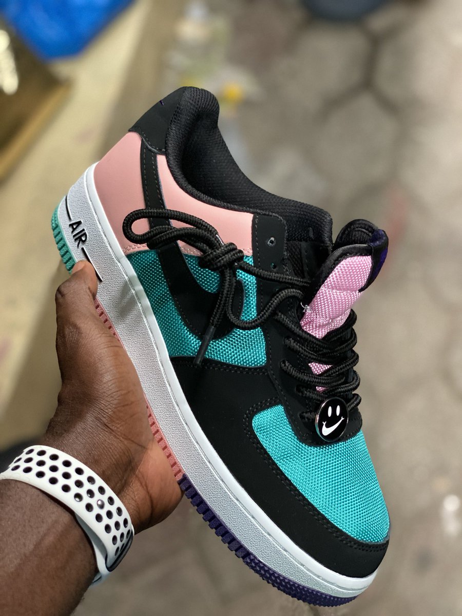 sneakniverse's tweet photo. More options for you to choose from.... Just hit us up..
We are always ready to serve you
#Accra #TwitterStoreGh #LeGbaGbeVideo #Stonebwoy #nominate https://t.co/9ulMIerDaa