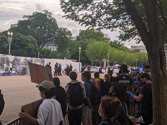 View image on Twitter