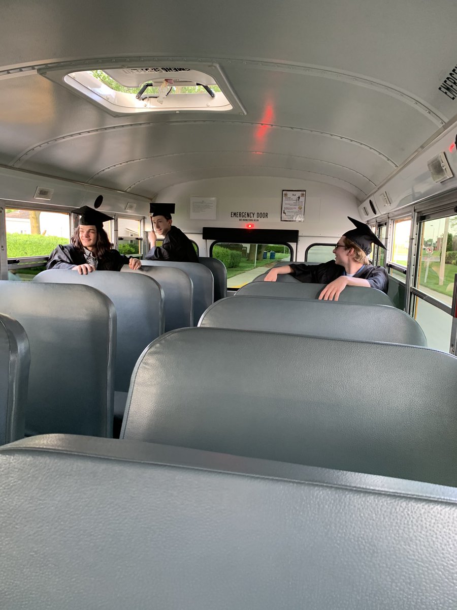 jillbollenbache's tweet photo. Bus number 14
#BHS #classof2020 #TigerPride #Bluffton2020 #BHMSD https://t.co/LbRuvCWI05