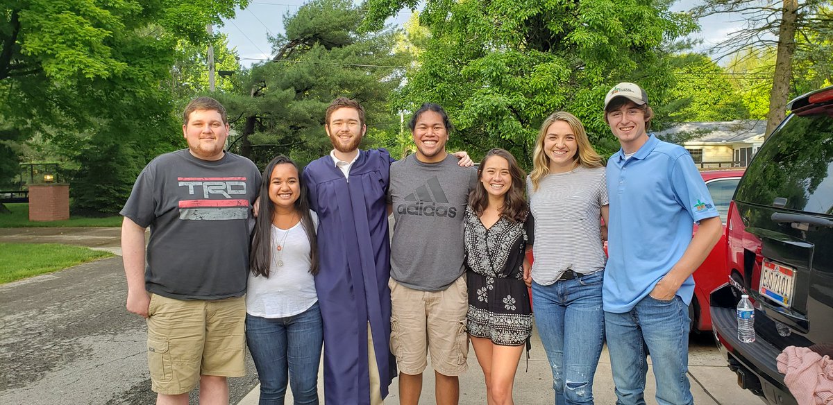 darlene_kaiser's tweet photo. It's offical....Congratulations to Kyle Kaiser and the class of 2020!! https://t.co/2LkSycZA6z