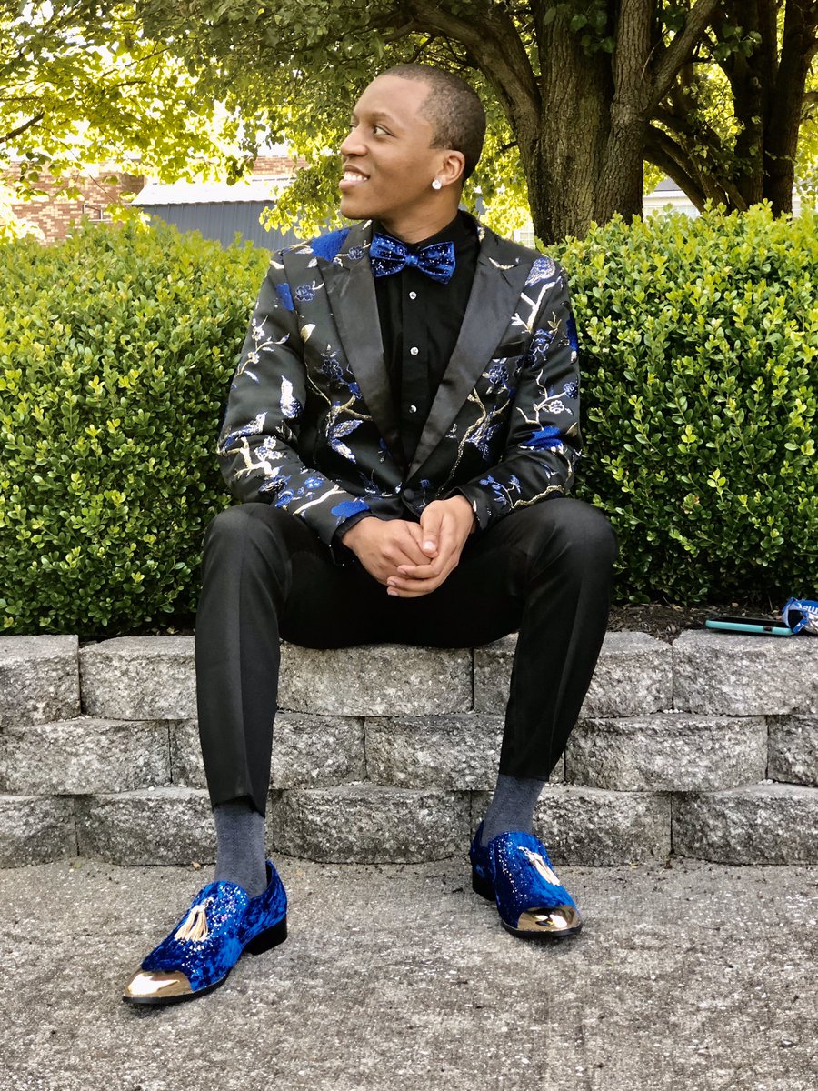 talkswithtrell's tweet photo. Fresh Outta Quarantine 🔥!
•
•
•
#explore #explorepage #blackboyjoy #quarantine #quarantinequarantinequarantine #blackmeninsuits #dapper #dappermab #phibetasigma #1914 https://t.co/NWEqamtpZD