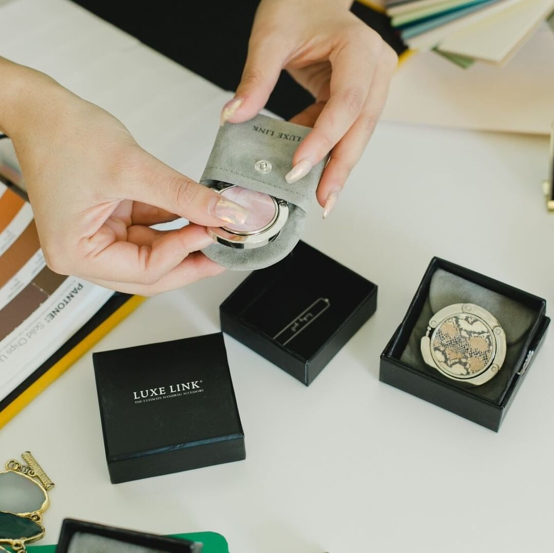 luxelink's tweet photo. Nothing stands between a girl and her jewels... or purse hooks! 

#luxelinkgirl #pursehook #pursecharm #accessories #luxelink #luxe #lv #louisvuitton #pursehook #baghook #pursehanger #baghanger #louisvuittonaddict #lvaccessories #louisvuittonaccessories #louisvuittonbag #lvbag https://t.co/GDbERkPW19