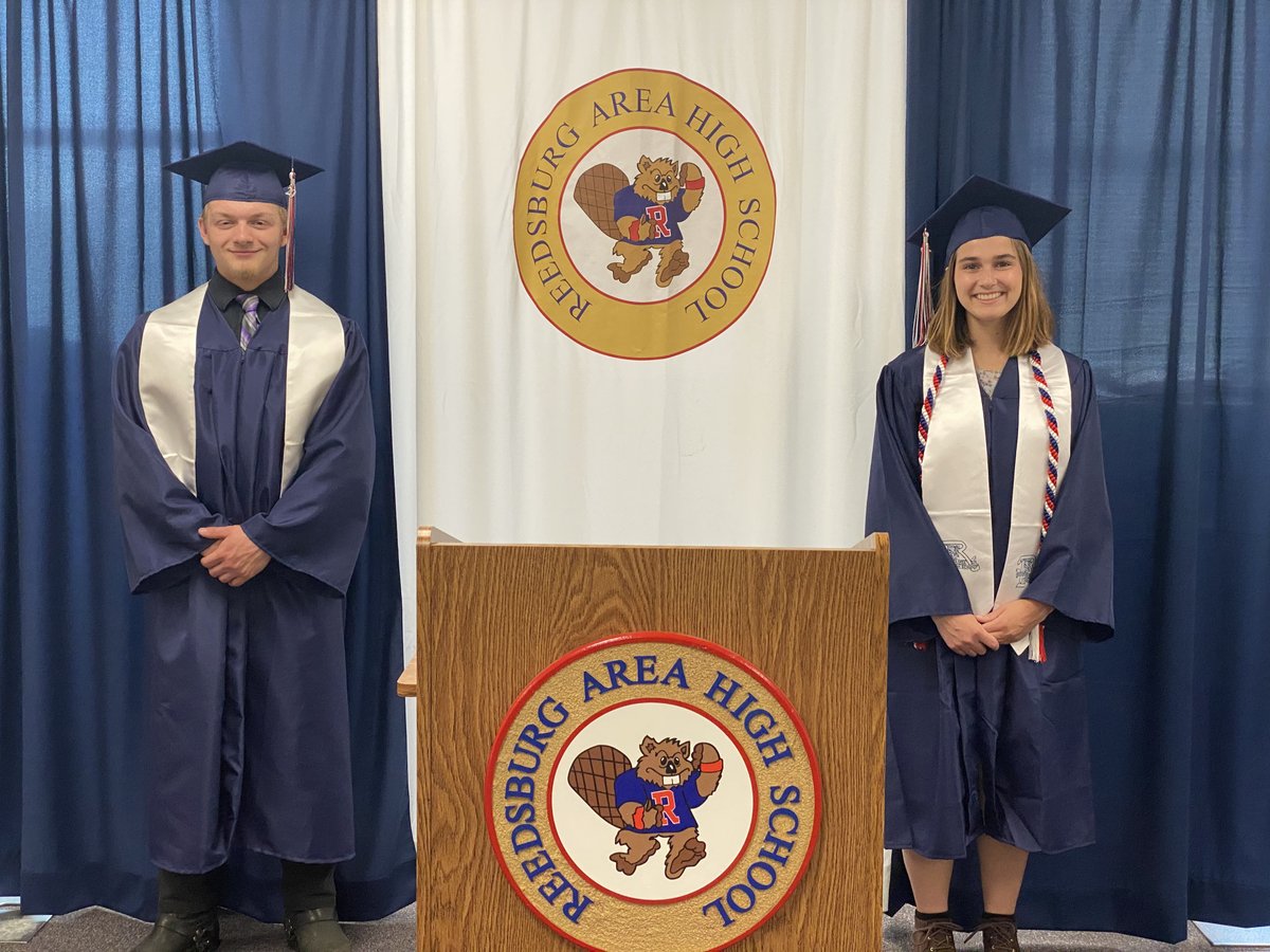 mjteeeee's tweet photo. One week from NOW we hear from @RAHSburg student and faculty speakers during our June 5 Virtual Graduation ceremony! See you there! #ReedsburgPride https://t.co/Ufzh47uiqX