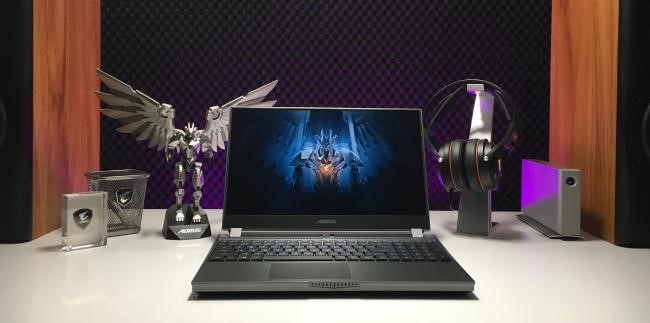 aeroofficialusa's tweet photo. The AORUS 15G is the thinnest, lightest professional gaming laptop AND it comes with a mechanical key switch, 240 Hz display, @IntelGaming 10th Gen CPUs paired with @NVIDIAGeForce RTX Super GPUs. Read more https://t.co/TAqWvfk4NS #RTXon #GamingRedefined #AORUS https://t.co/iKgC6f9Pzf