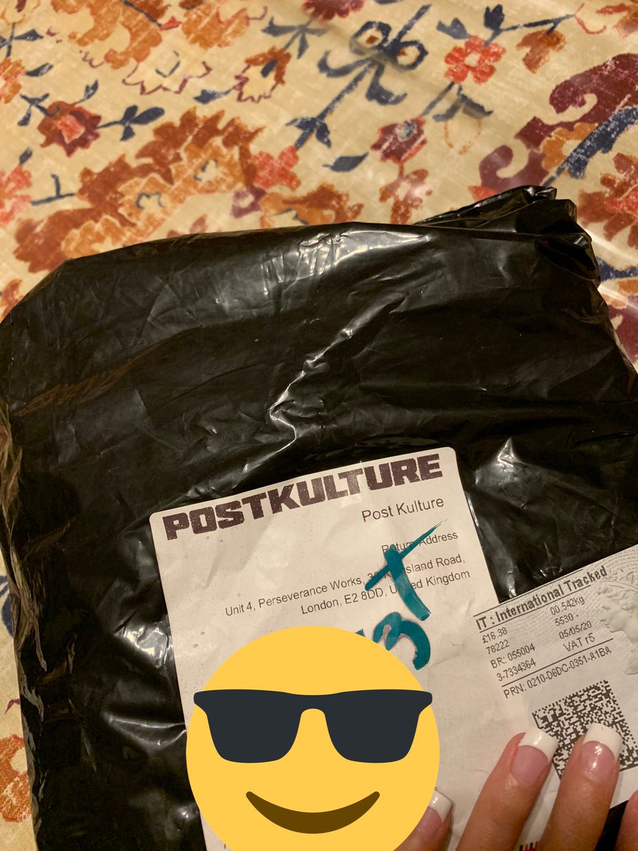 AYYYYE MY JOGGERS ARE HERE 😎 now I have the hair clips, joggers and cropped sweater 🧡 <a href="/CherLloyd/">Cher Lloyd</a> <a href="/GLOofficial/">GLO⚡️</a>