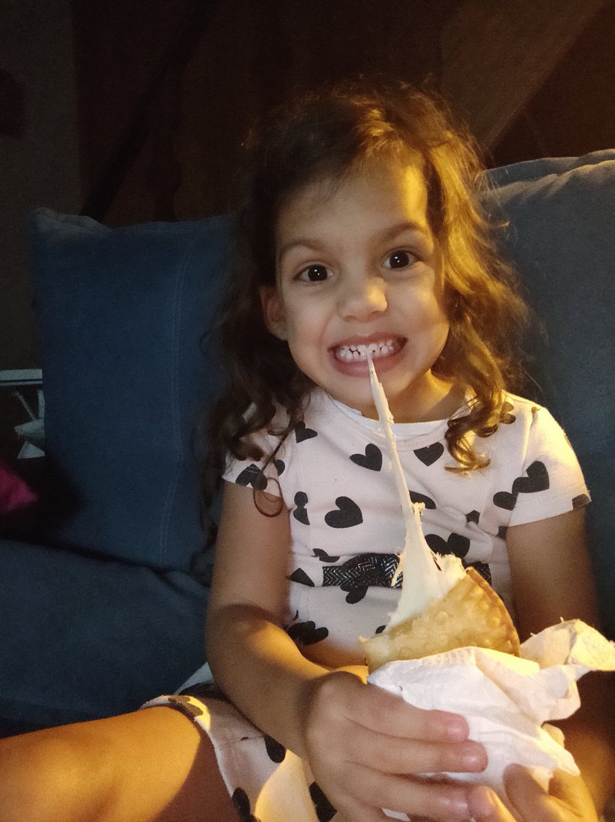 loracrj's tweet photo. Descabelada da mamãe ❤️🤣
#pasteldequeijo https://t.co/OEReZTe4Qv